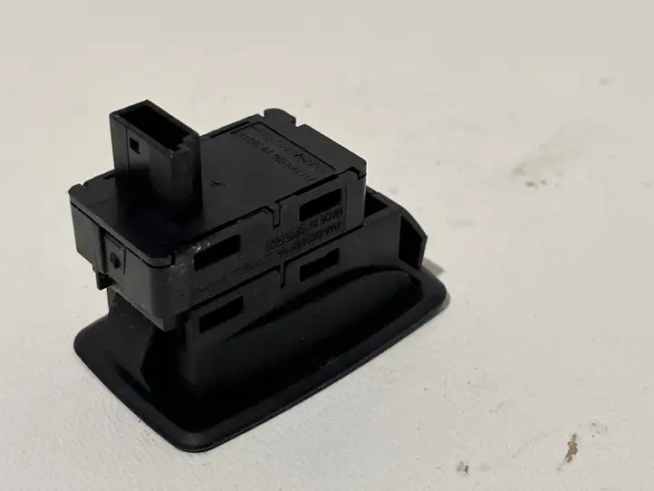 BMW 1 E81 E87 (2004 - 2011) 6945874 Кнопка стеклоподъемников — фото 1