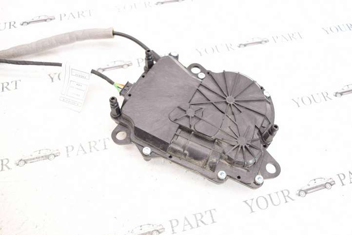 BMW X1 F48 F49 (2015 - 2022)  7357112 Притягиватель задней крышки