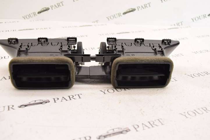 BMW X1 F48 F49 (2015 - 2022)  9292741 Центральный дефлектор