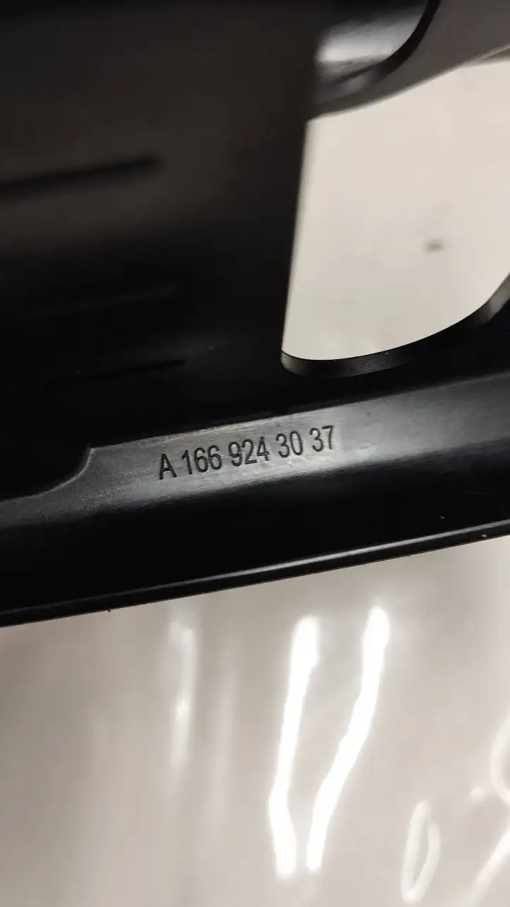 Mercedes-Benz GL X166 (2013 - 2019) A1669243037 Прочие детали салона — фото 2