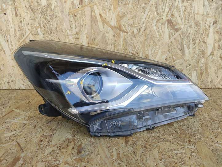 Toyota Yaris (2014 - 2019)   Передняя фара