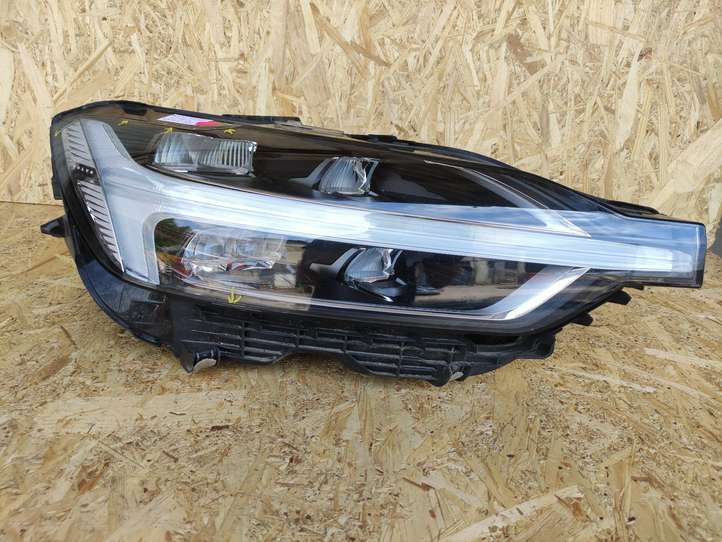 Volvo XC60 (2017 - )  31420418 Передняя фара