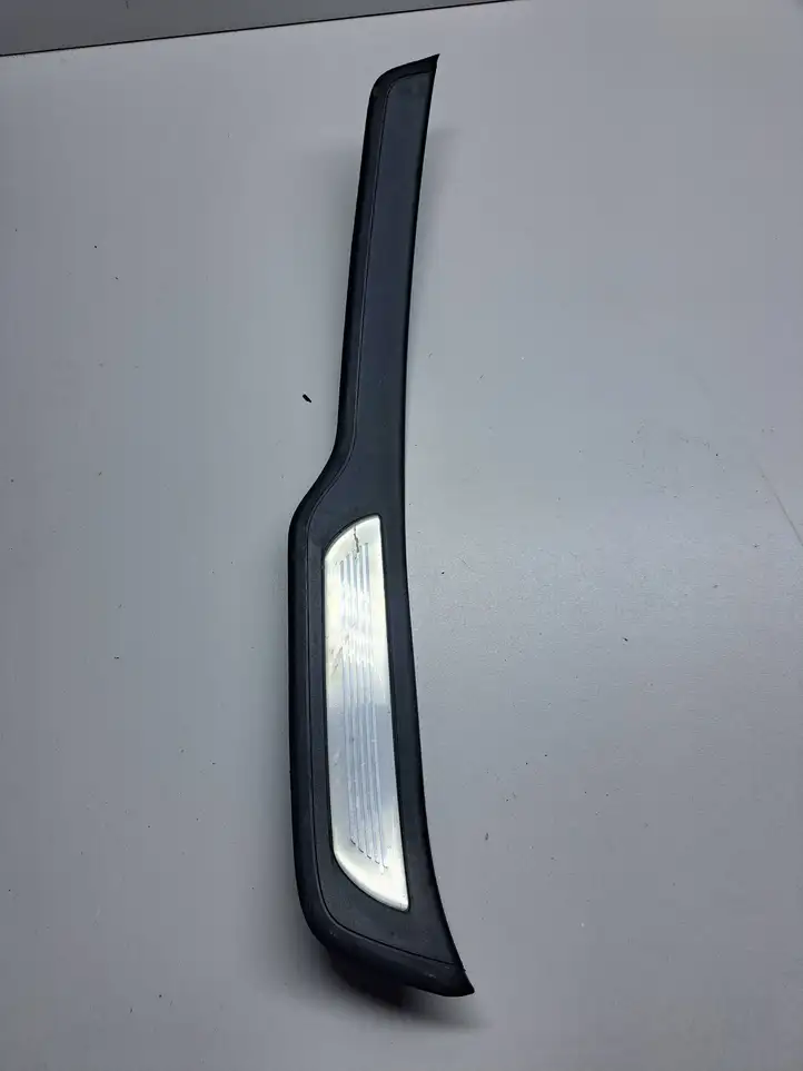 BMW 3 E90 E91 (2005 - 2012) 7963268 Внутренняя отделка переднего порога — фото 1
