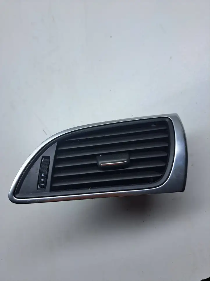 Audi A6 C7 (2011 - 2014) 4G1820902 Боковой воздушный дефлектор — фото 1