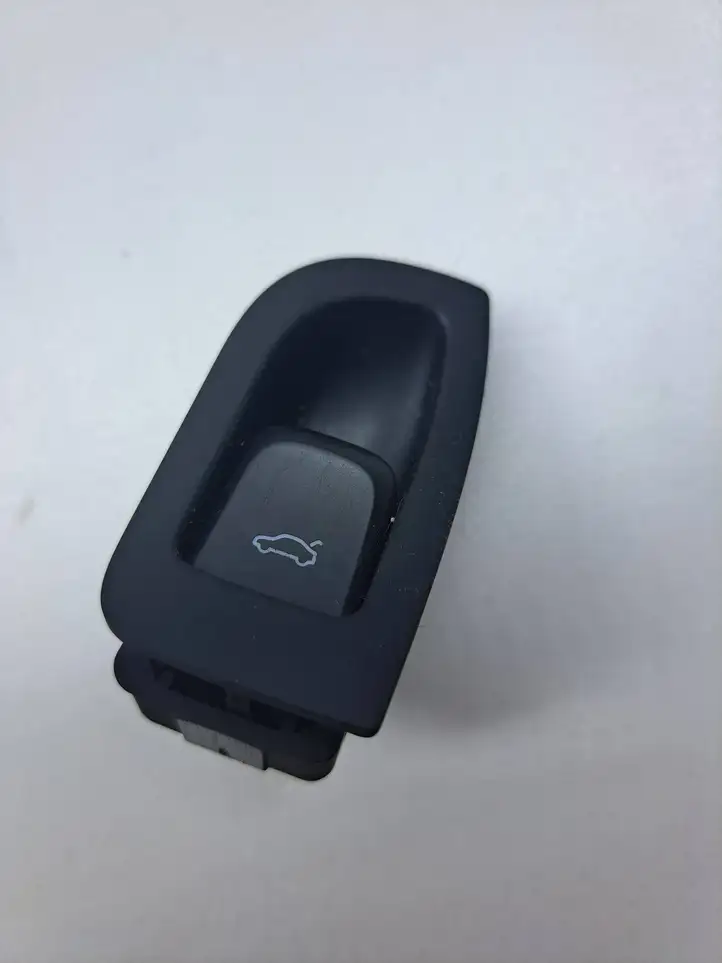 Audi A4 S4 B8 8K (2007 - 2011) 8K0959831 Кнопка закрытия крышки багажника — фото 1