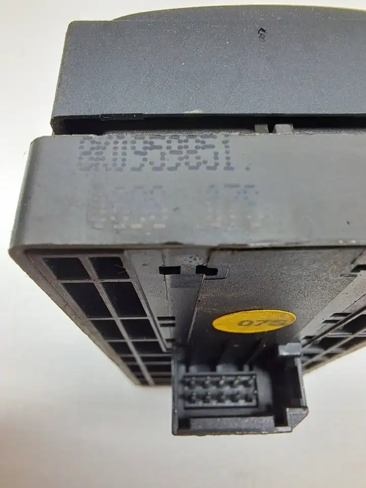 Audi A4 S4 B8 8K (2007 - 2011) 8k0959851 Кнопка стеклоподъемников — фото 3