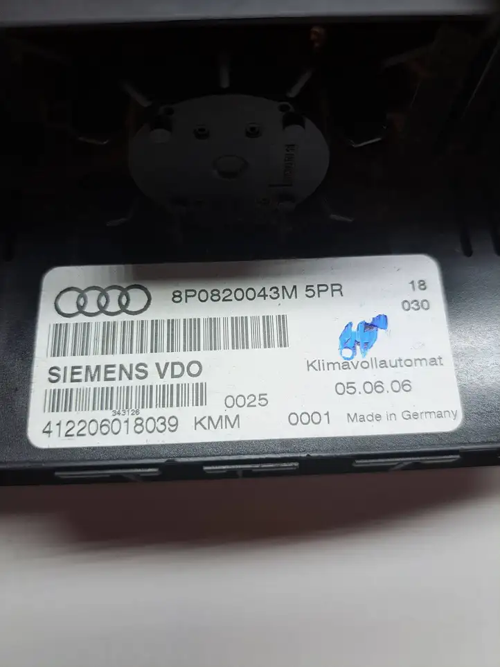 Audi A3/S3 8P (2004 - 2008) 8P0820043M Блок управления климат-контролем — фото 3