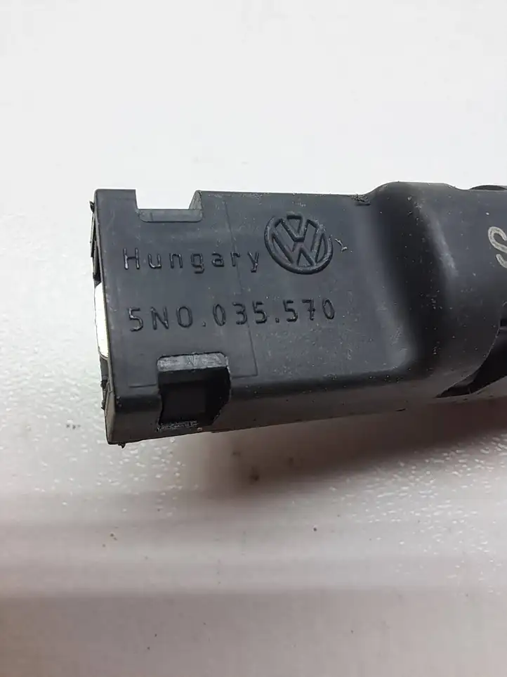 Seat Leon (5F) (2012 - 2019) 5N0035570 Усилитель антенны — фото 3