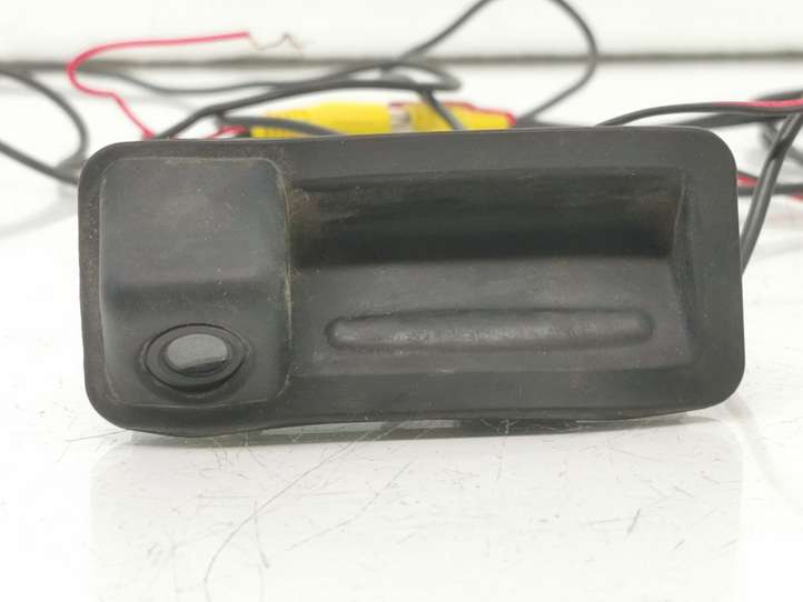 Ford Focus (2011 - 2015)  C10119122G Ручка (с камерой) задней крышки