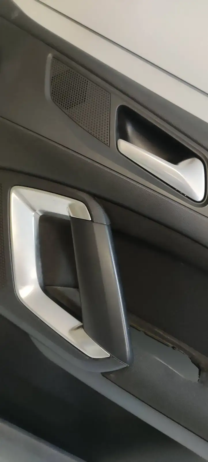 Peugeot 308 (2013 - 2021) Обшивка передней двери — фото 3