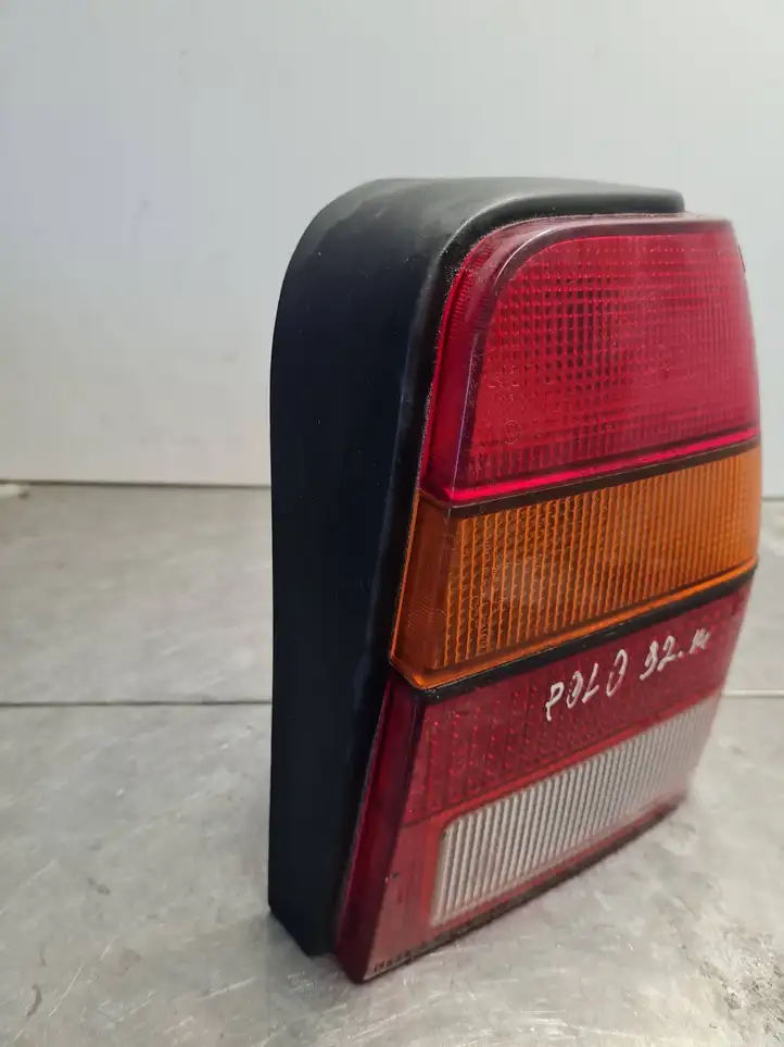 Volkswagen Polo III 6N 6N2 6NF (1994 - 2001) 867945257D Задний фонарь в кузове — фото 2