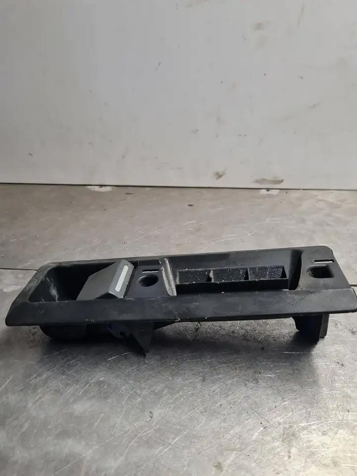 Mercedes-Benz Sprinter W901 W902 W903 W904 (1995 - 2007) 9017600061 Внутренняя ручка задней двери — фото 2