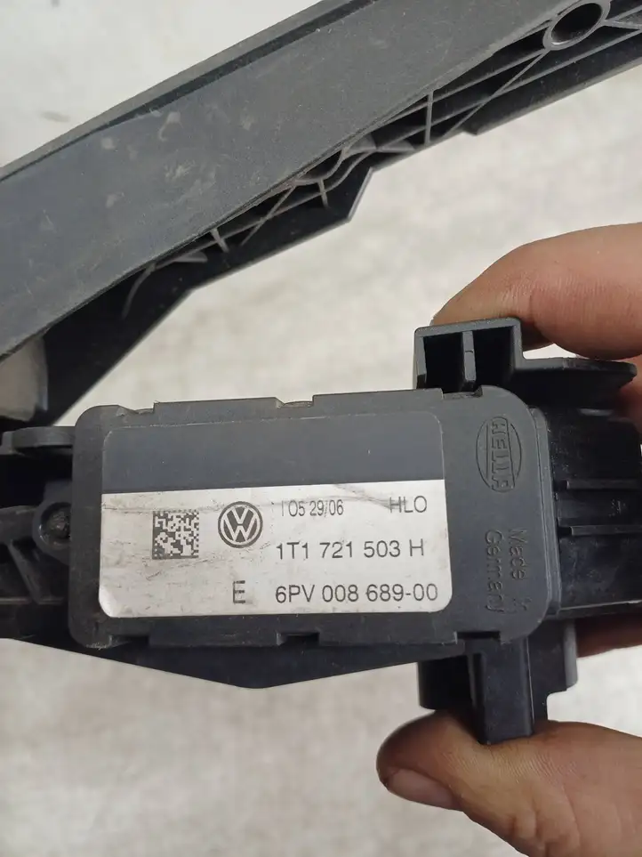 Volkswagen Touran I (2003 - 2010) 1T1721503H Педаль акселератора — фото 5