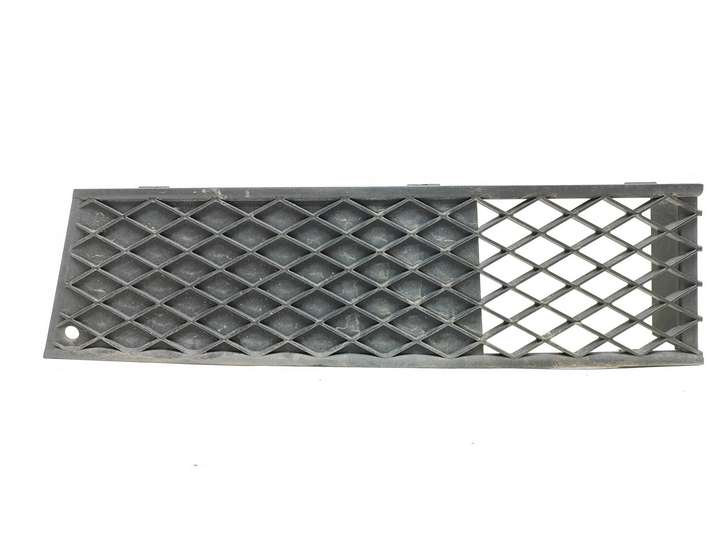 BMW 7 F01 F02 F03 F04 (2008 - 2016)  727534 Нижняя решётка (из трех частей)