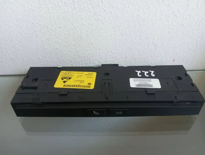 BMW 5 E60 E61 (2004 - 2010) 6952477 Кнопка парктроника — фото 3