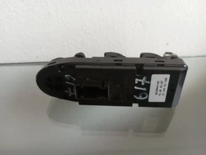 BMW X5 E70 (2006 - 2013) 9218044 Кнопка стеклоподъемников — фото 2