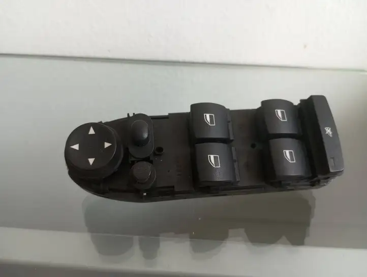BMW X5 E70 (2006 - 2013) 9218044 Кнопка стеклоподъемников — фото 3