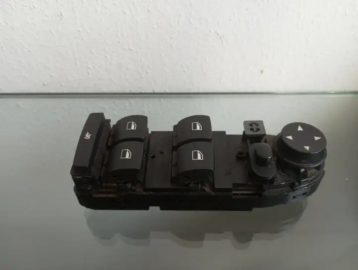 BMW 5 E60 E61 (2004 - 2010) 9122110 Кнопка стеклоподъемников — фото 1