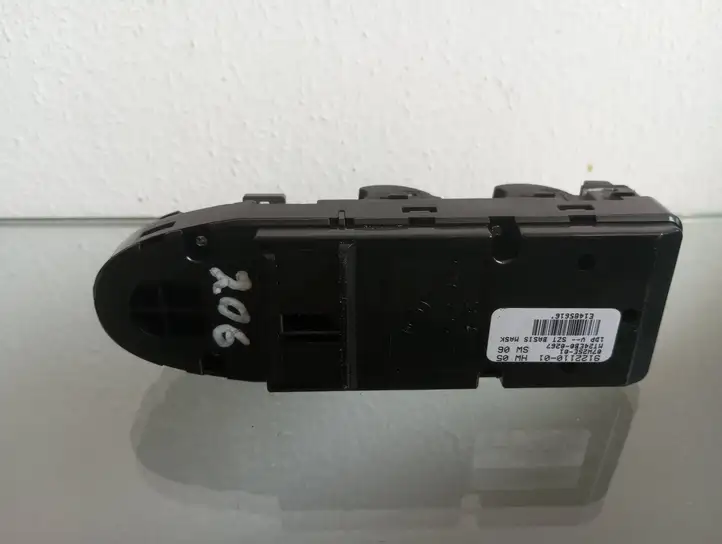 BMW 5 E60 E61 (2004 - 2010) 9122110 Кнопка стеклоподъемников — фото 3