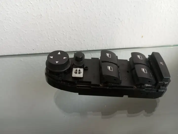 BMW X5 E70 (2006 - 2013) 9218043 Кнопка стеклоподъемников — фото 1