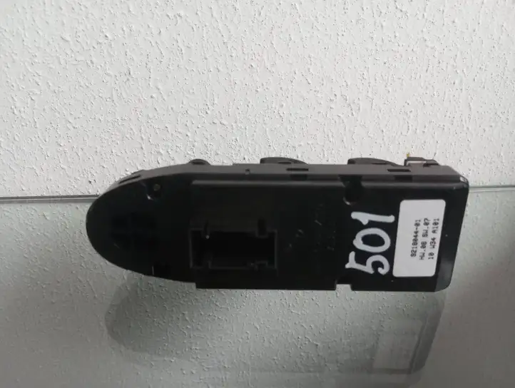 BMW X5 E70 (2006 - 2013) 9218044 Кнопка стеклоподъемников — фото 2