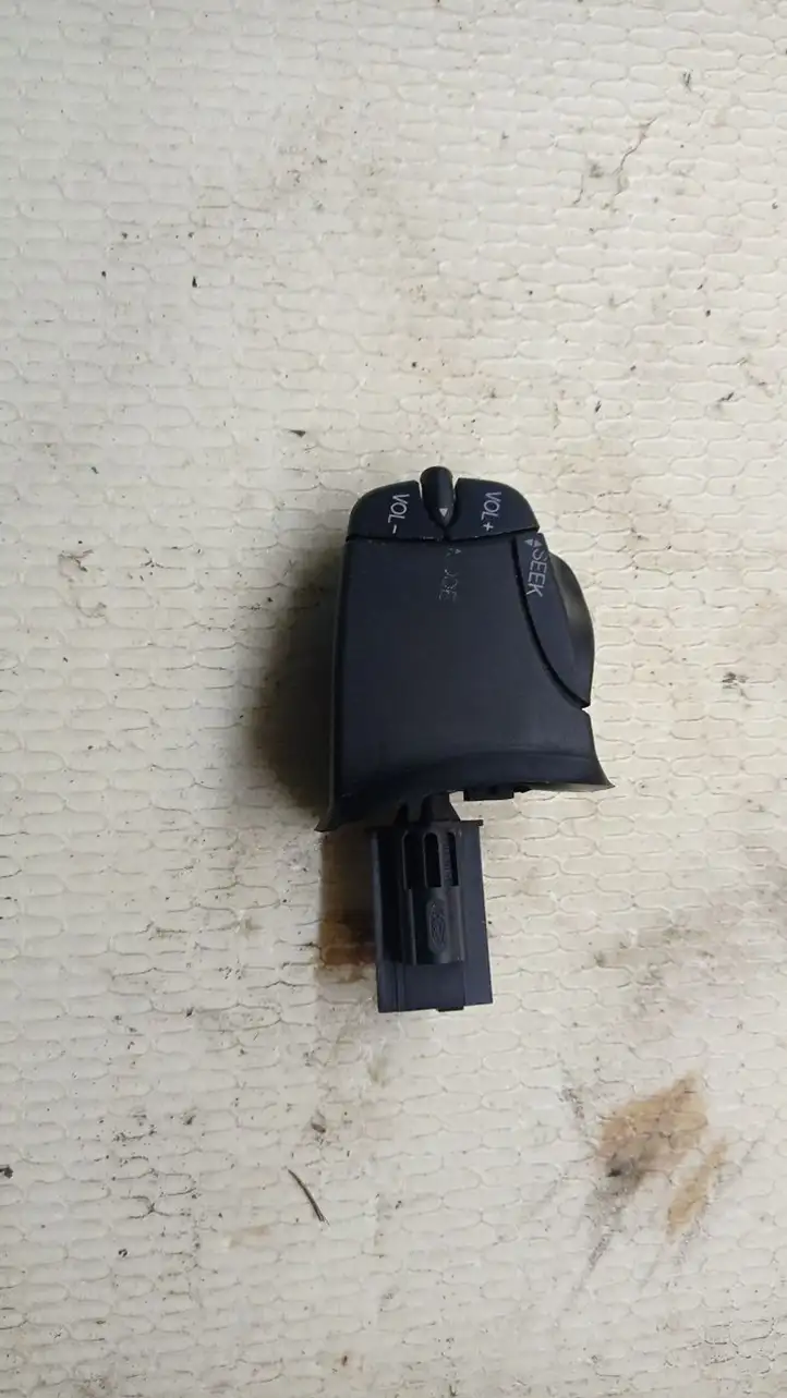 Ford Mondeo Mk III (2000 - 2007) 98AB14K147 Кнопки на рулевом колесе — фото 1