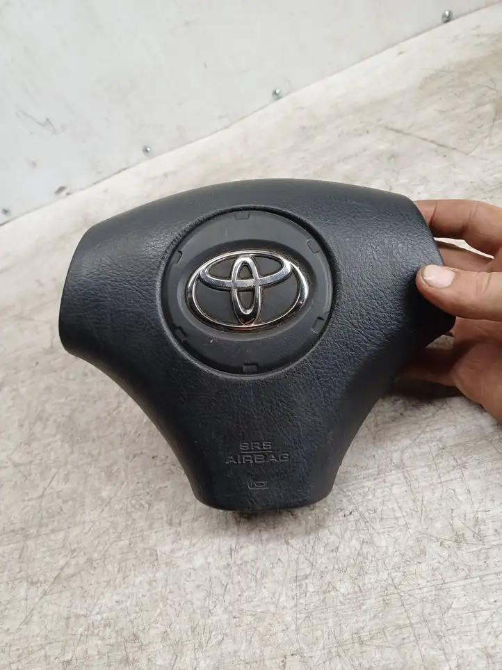 Toyota Corolla Verso E121 (2001 - 2004) 8420503 Подушка безопасности руля — фото 1