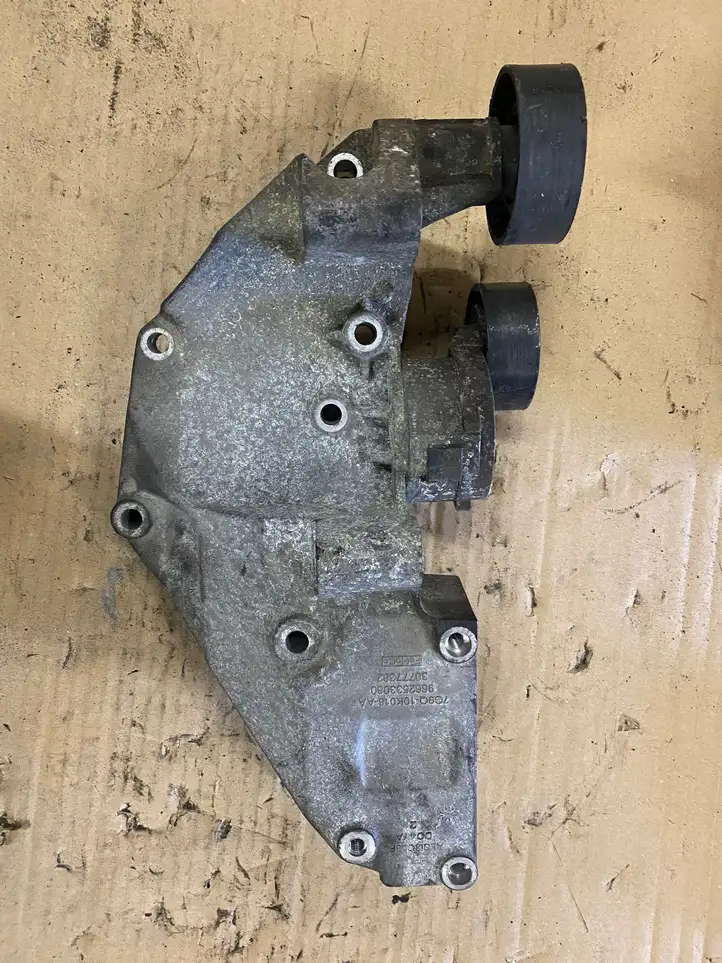 Ford Focus (2005 - 2008) 9662533080 Кронштейн генератора — фото 1