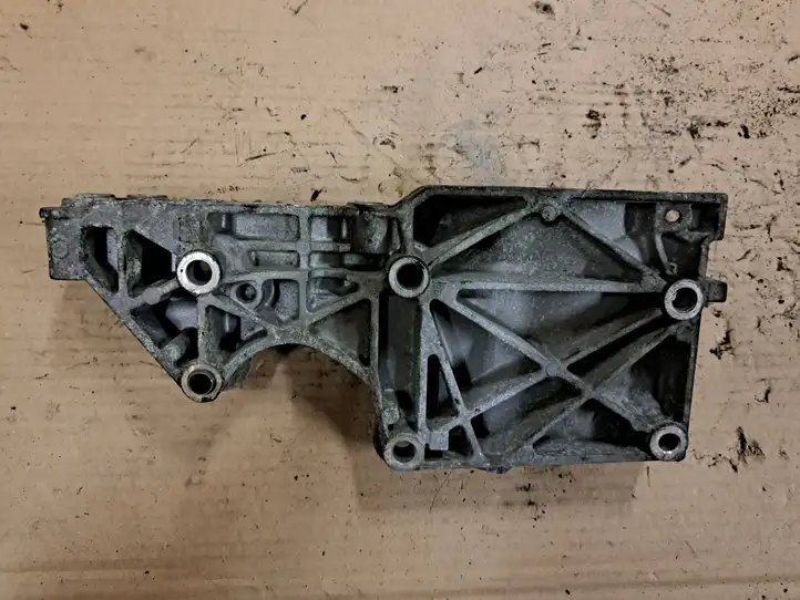 Audi A3/S3 8L (1996 - 2000) 038903143AF Кронштейн генератора — фото 1