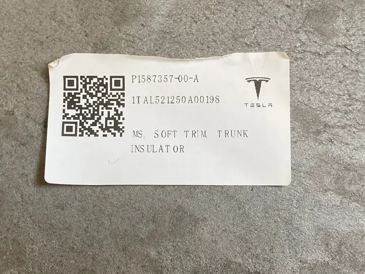 Tesla Model S (2021 - ) 158735700A Прочая отделка багажника — фото 3