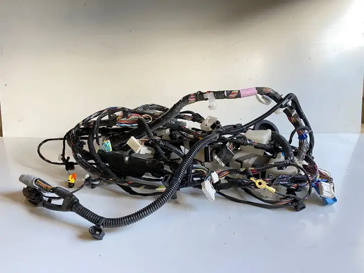 Tesla Model 3 (2017 - 2023) 106795400E Прочая электропроводка — фото 1