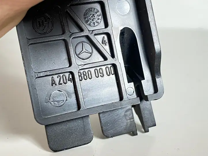 Mercedes-Benz C W205 (2014 - 2021) A2048800900 Ручка открытия капота — фото 3