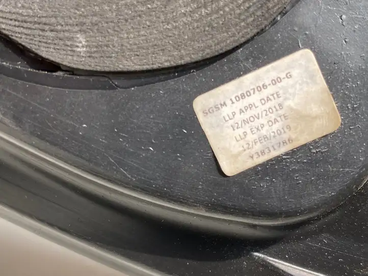 Tesla Model 3 (2017 - 2023) 108070600G Заднее боковое стекло — фото 3
