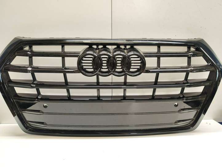 Audi Q5 (2017 - )  80A853651A Верхняя решётка