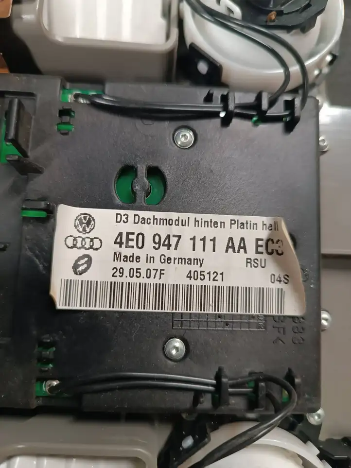 Audi A8 S8 D3 4E (2005 - 2007) 4E0947111AA Задняя подсветка — фото 4