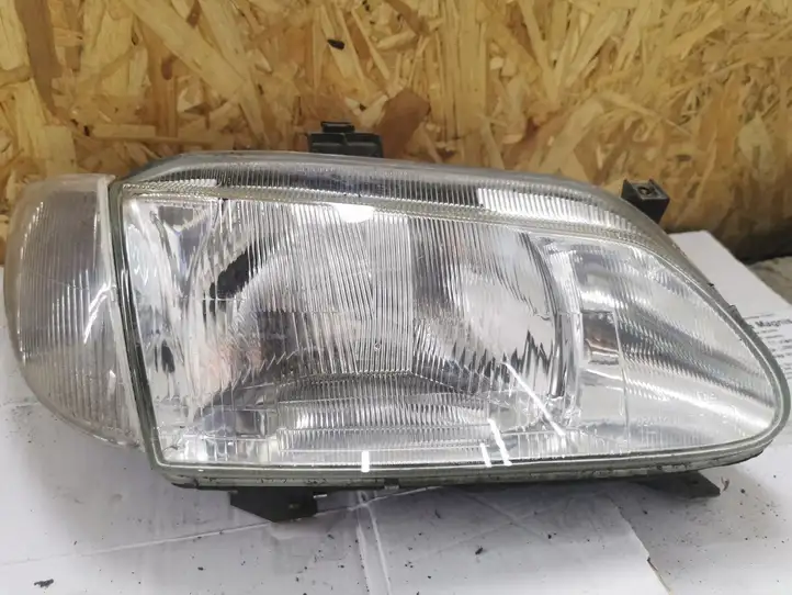 Renault Scenic I (1996 - 2003) 88204849 Передняя фара — фото 1
