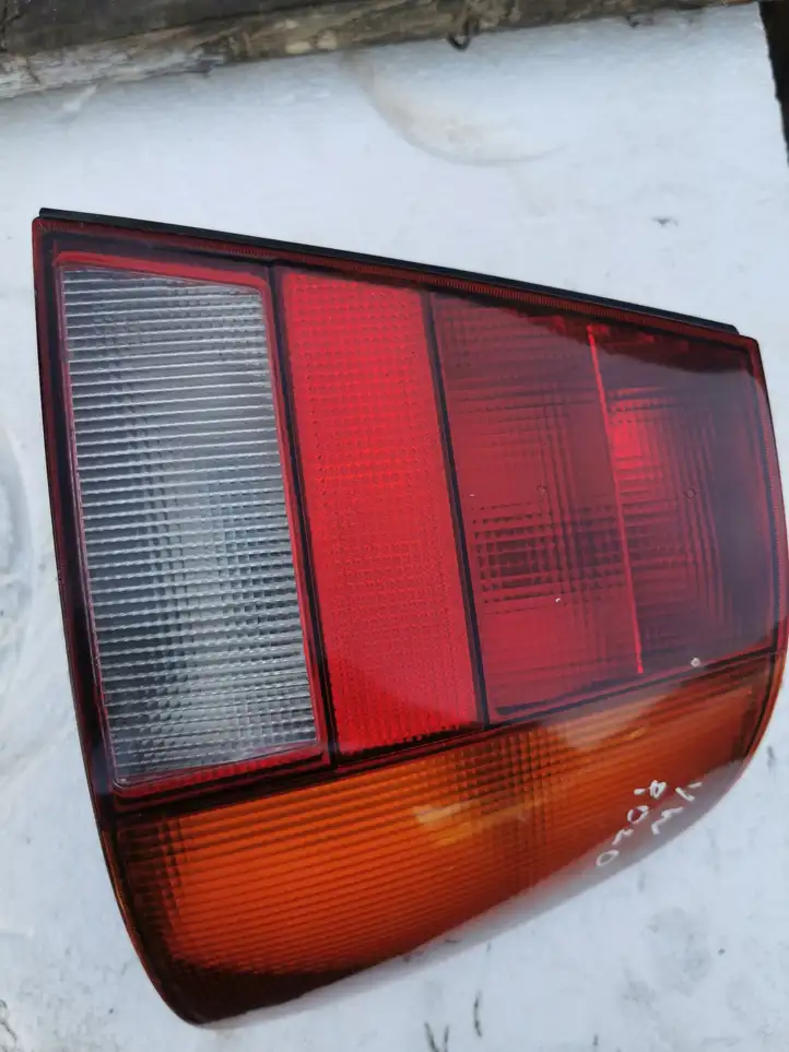 Volkswagen Polo III 6N 6N2 6NF (1994 - 2001) 69906700 Задний фонарь в кузове — фото 1