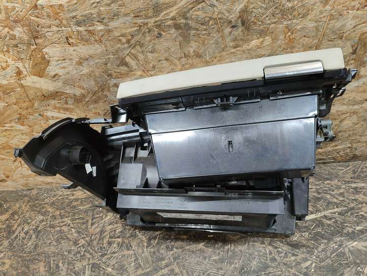 Land Rover Discovery (2009 - 2013)  FCL500260C01 Ящик для вещей