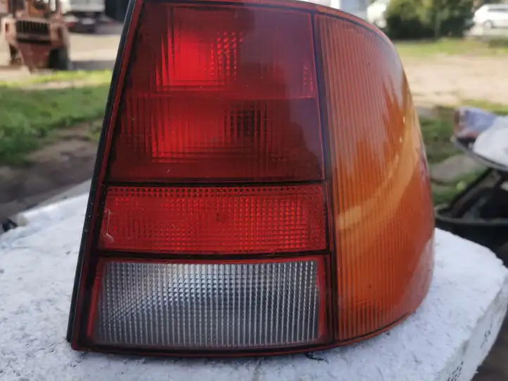 Volkswagen Polo III 6N 6N2 6NF (1994 - 2001) 67733600 Задний фонарь в кузове — фото 1