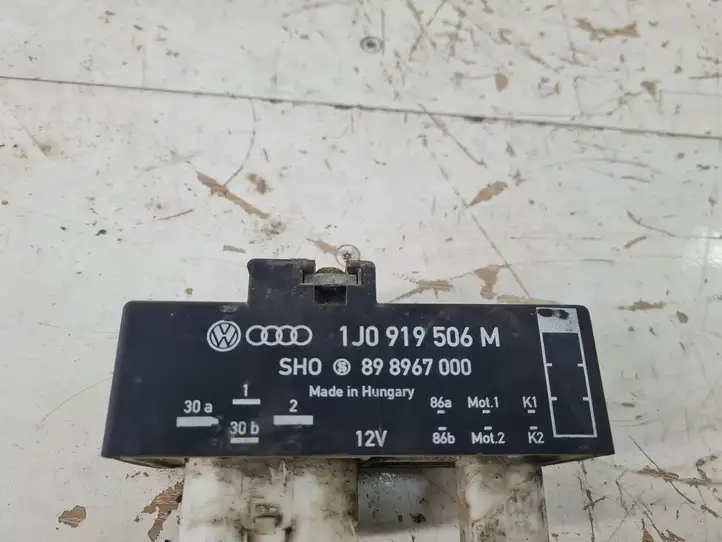 Volkswagen Polo (2001 - 2005) 1J0919506M Реле вентилятора охлаждения — фото 2
