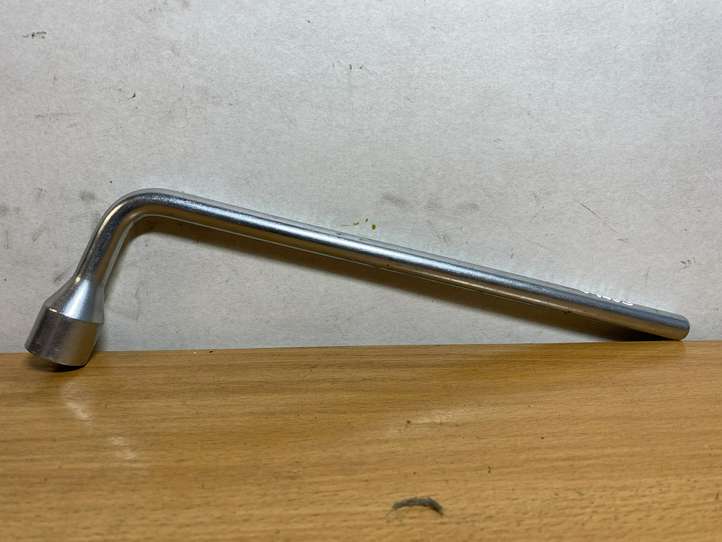 Mercedes-Benz C W203 (2000 - 2007)  1205810246 Ключ / карточка зажигания