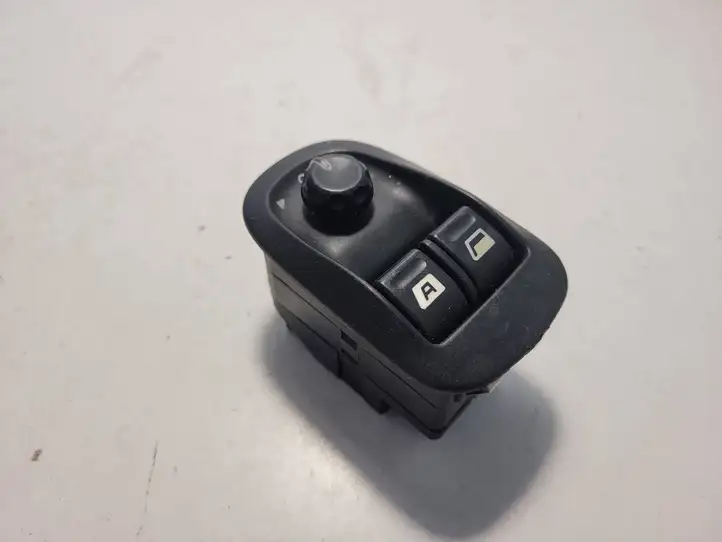 Peugeot 206 (1998 - 2012) 11621 Кнопка стеклоподъемников — фото 1