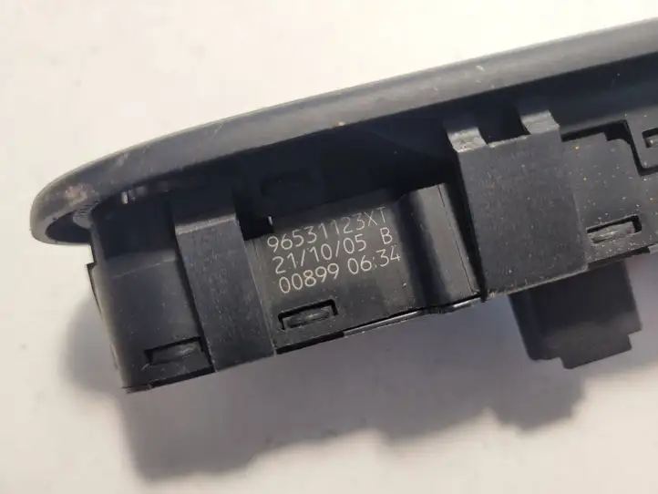 Peugeot 307 (2005 - 2008) 96531123XT Блок кнопок стеклоподъемников — фото 3