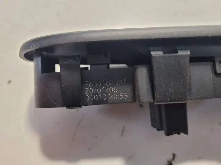 Peugeot 307 CC (2001 - 2005) 96351625XT Блок кнопок стеклоподъемников — фото 3