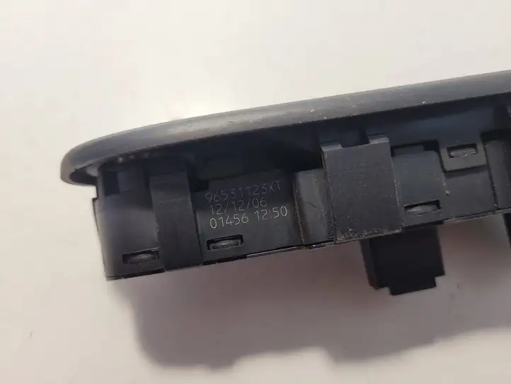 Peugeot 307 (2005 - 2008) 96531123XT Блок кнопок стеклоподъемников — фото 3