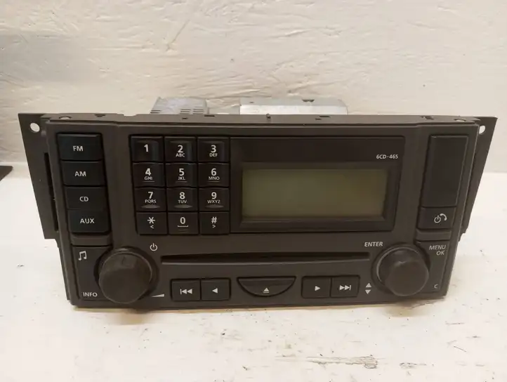 Land Rover Discovery 4 - LR4 (2009 - 2013) VUX500490 Магнитола / мультимедийная система — фото 1