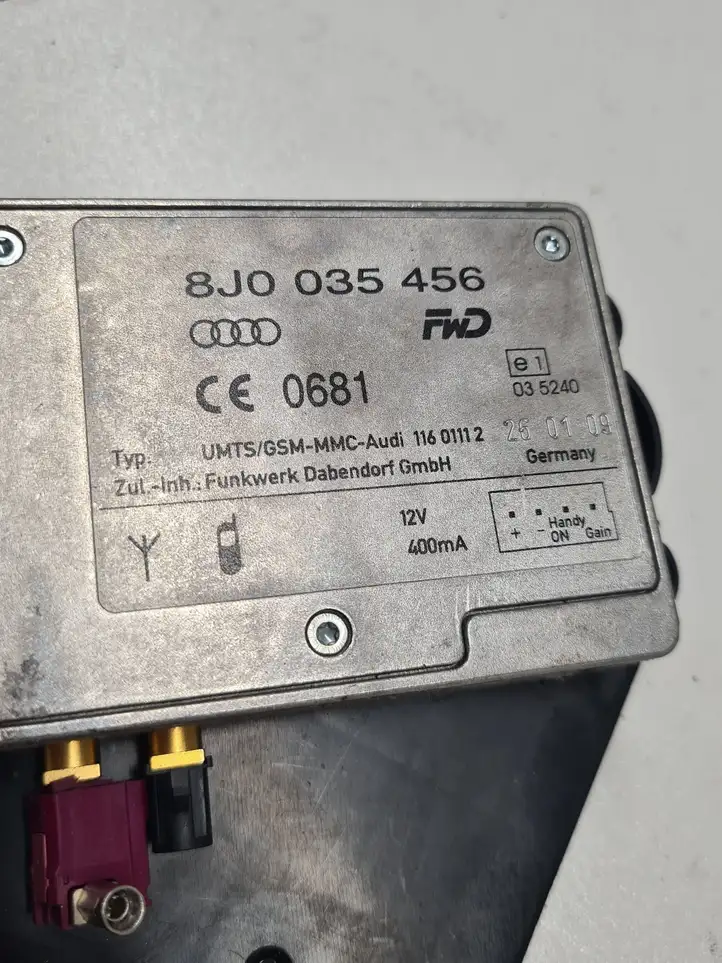 Audi A6 S6 C6 4F (2008 - 2011) 8J0035456 Усилитель антенны — фото 4