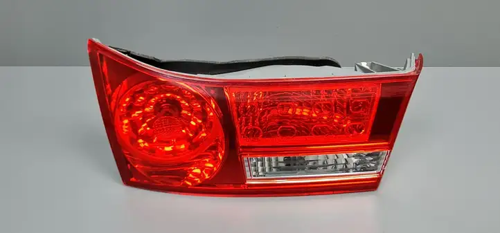Honda Accord (2008 - 2016) P8129L Задний фонарь в крышке багажника — фото 7