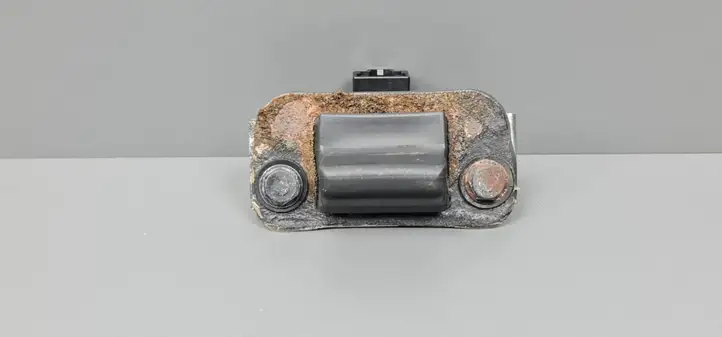 Honda Accord (2008 - 2016) M10444 Кнопка закрытия крышки багажника — фото 3