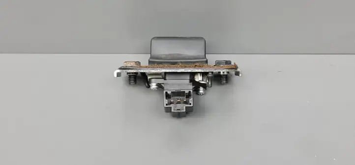 Honda Accord (2008 - 2016) M10444 Кнопка закрытия крышки багажника — фото 6